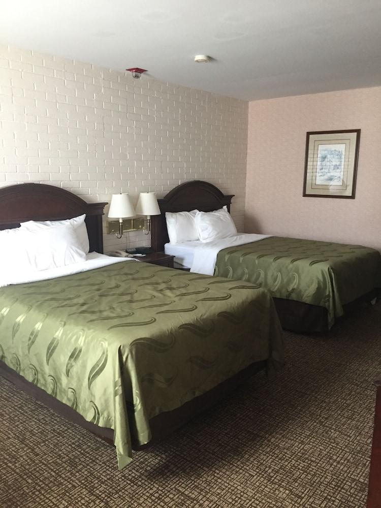Quality Inn Pittsburgh Airport Oakdale Exteriér fotografie