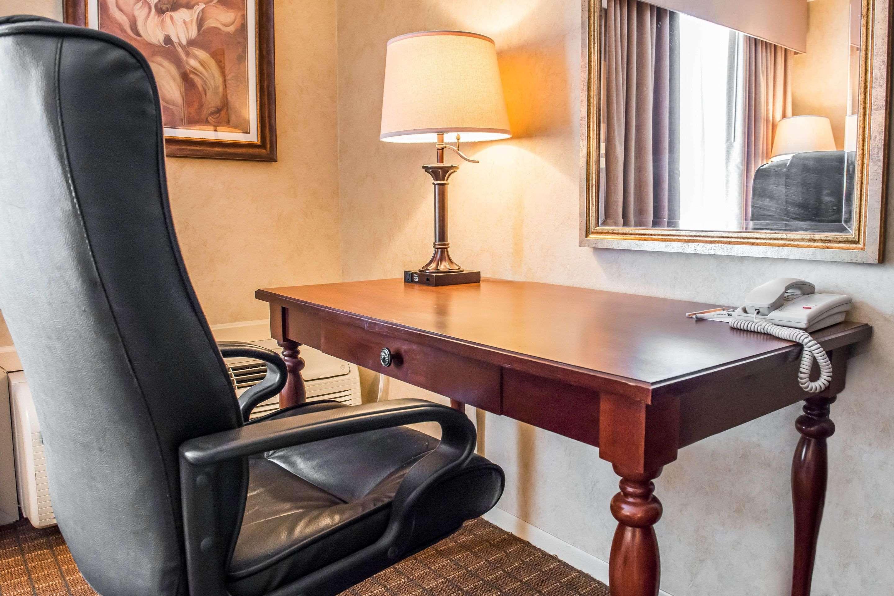 Quality Inn Pittsburgh Airport Oakdale Exteriér fotografie