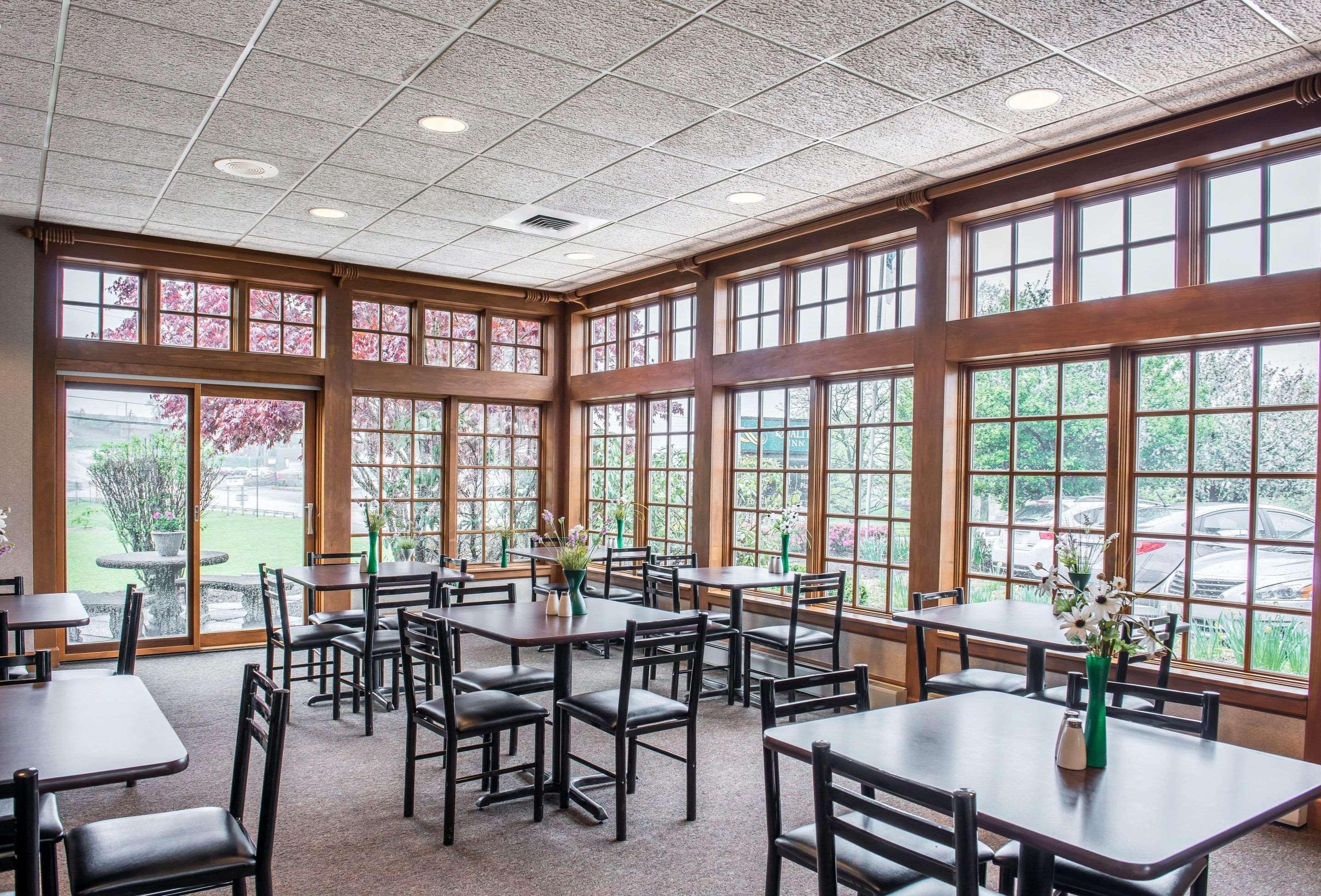 Quality Inn Pittsburgh Airport Oakdale Exteriér fotografie