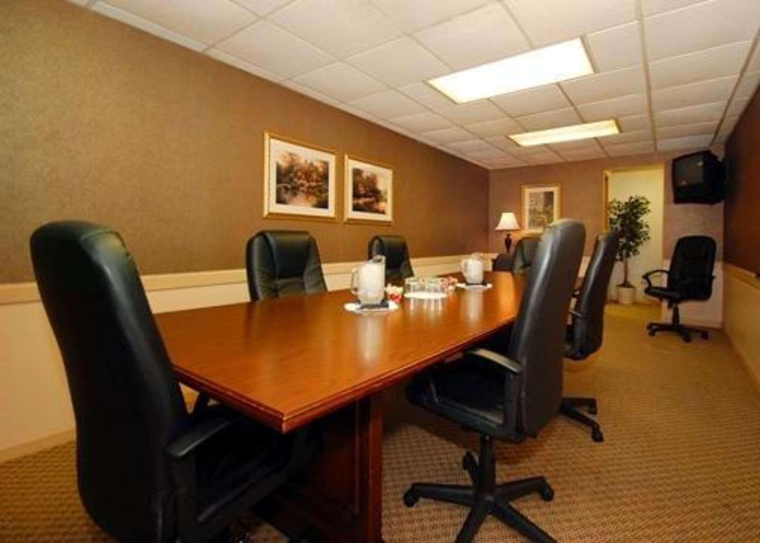 Quality Inn Pittsburgh Airport Oakdale Exteriér fotografie