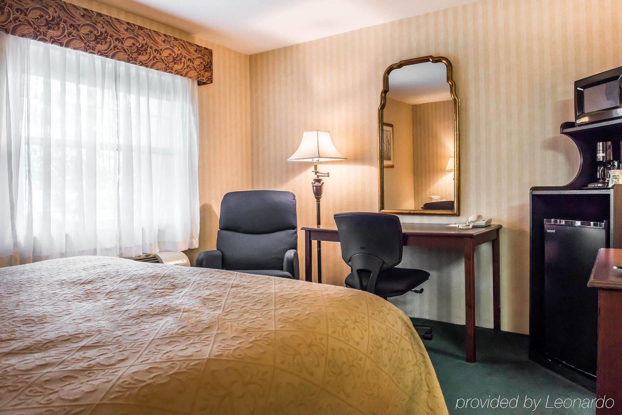 Quality Inn Pittsburgh Airport Oakdale Exteriér fotografie