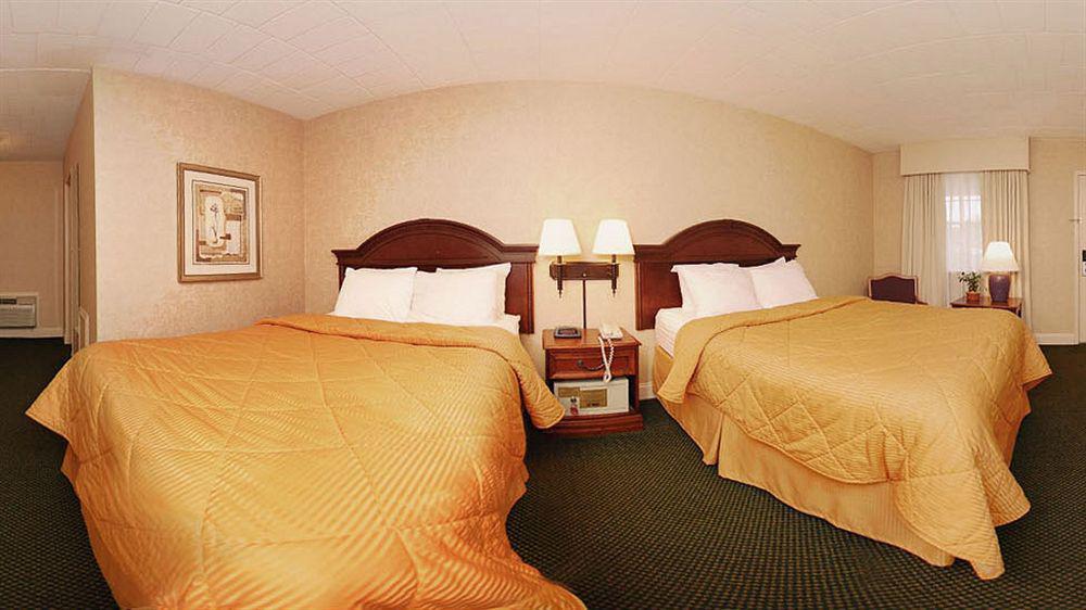 Quality Inn Pittsburgh Airport Oakdale Exteriér fotografie